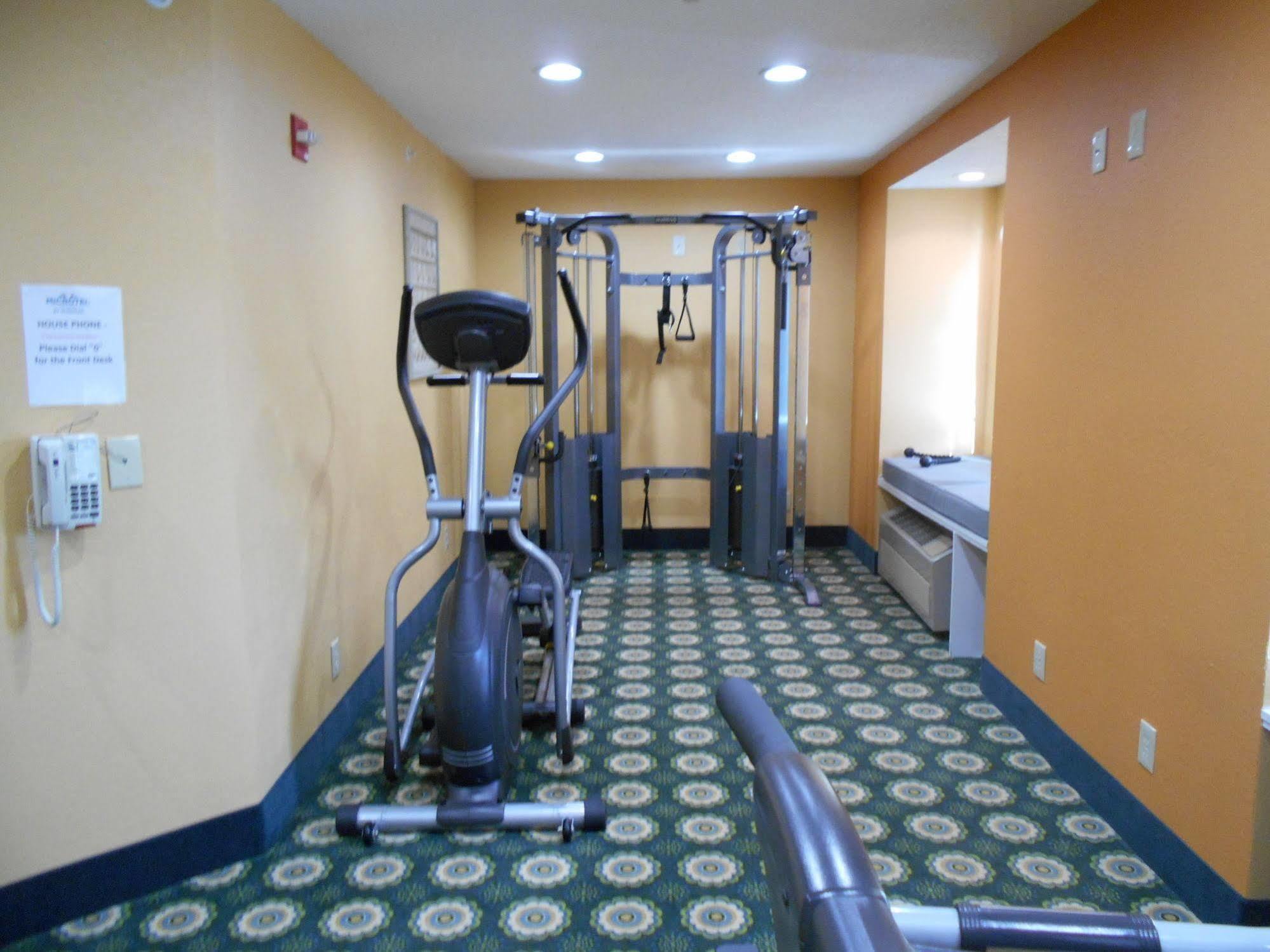 Microtel Inn By Wyndham - Albany Airport Latham Exterior photo