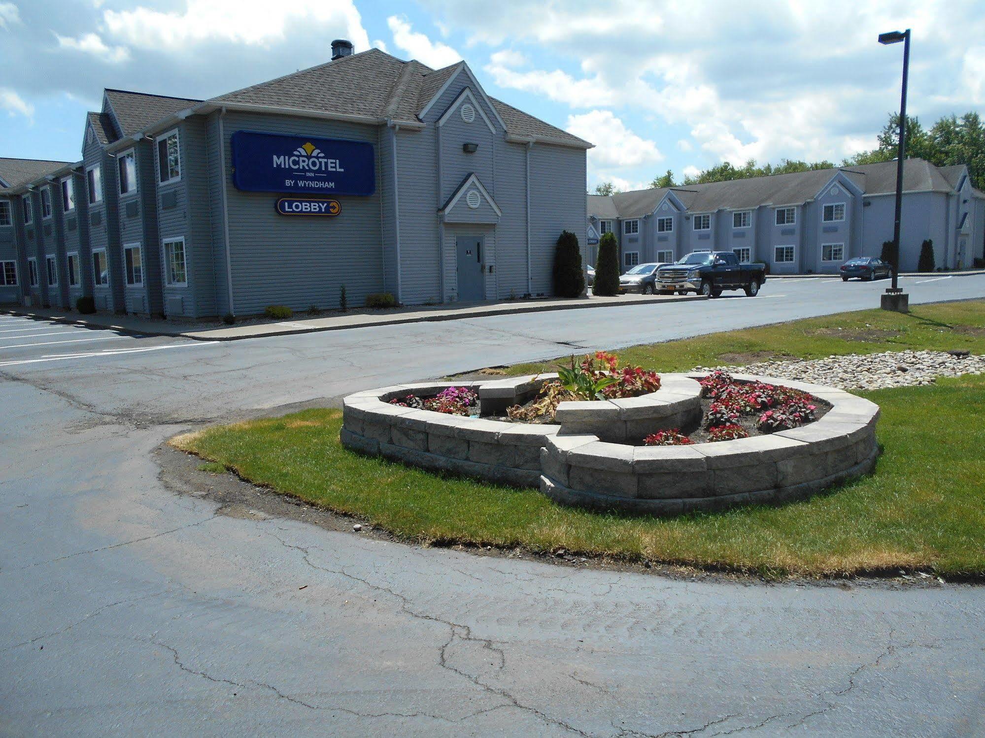Microtel Inn By Wyndham - Albany Airport Latham Exterior photo