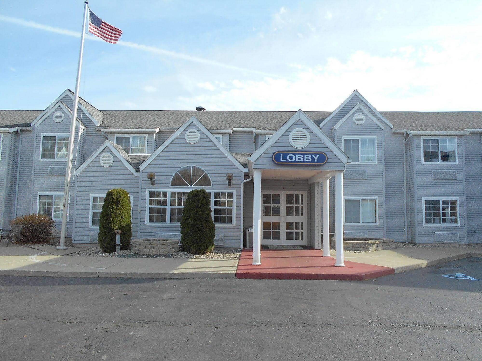 Microtel Inn By Wyndham - Albany Airport Latham Exterior photo